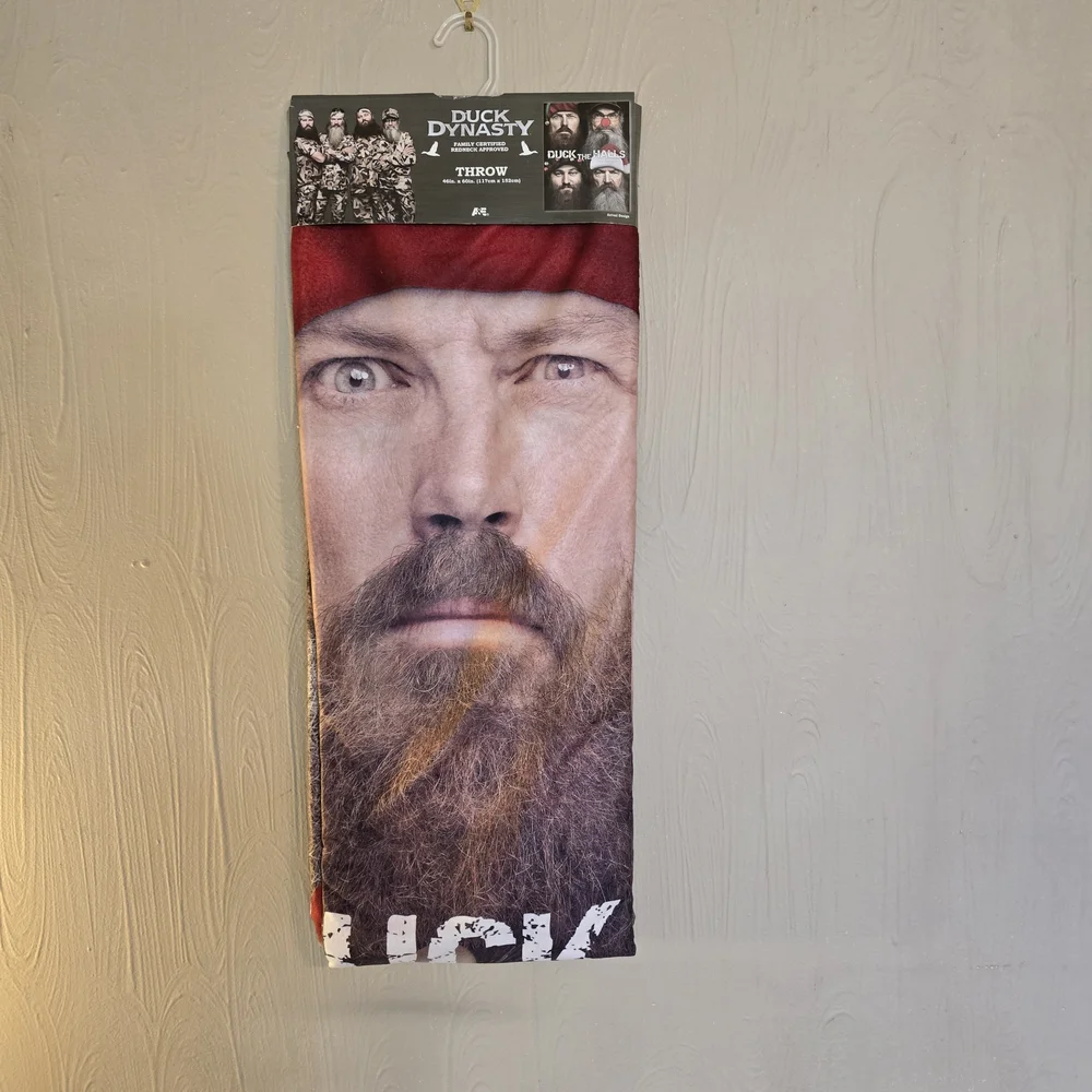 Duck Dynasty Red and Brown Holiday Throw Blanket